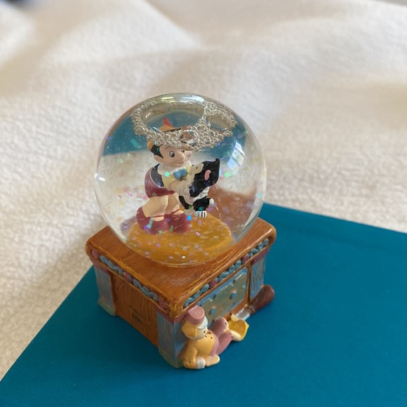 DISNEY PINOCCHIO AND FÍGARO SNOW GLOBE - Picture 5 of 6